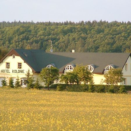 Hotel Kolonie Křivoklát المظهر الخارجي الصورة