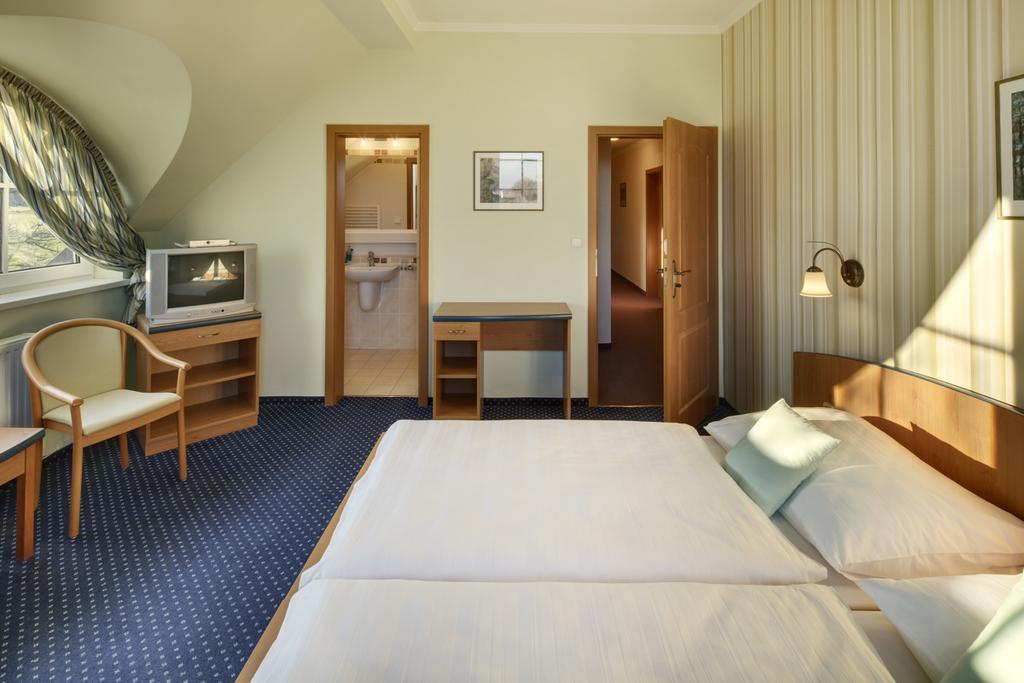 Hotel Kolonie Křivoklát المظهر الخارجي الصورة