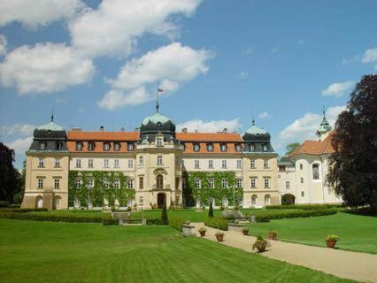 Hotel Kolonie Křivoklát المظهر الخارجي الصورة