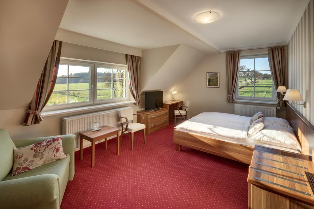 Hotel Kolonie Křivoklát الغرفة الصورة