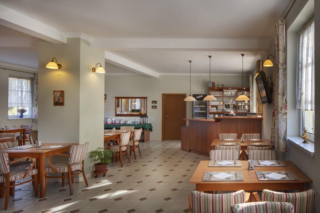 Hotel Kolonie Křivoklát المظهر الخارجي الصورة